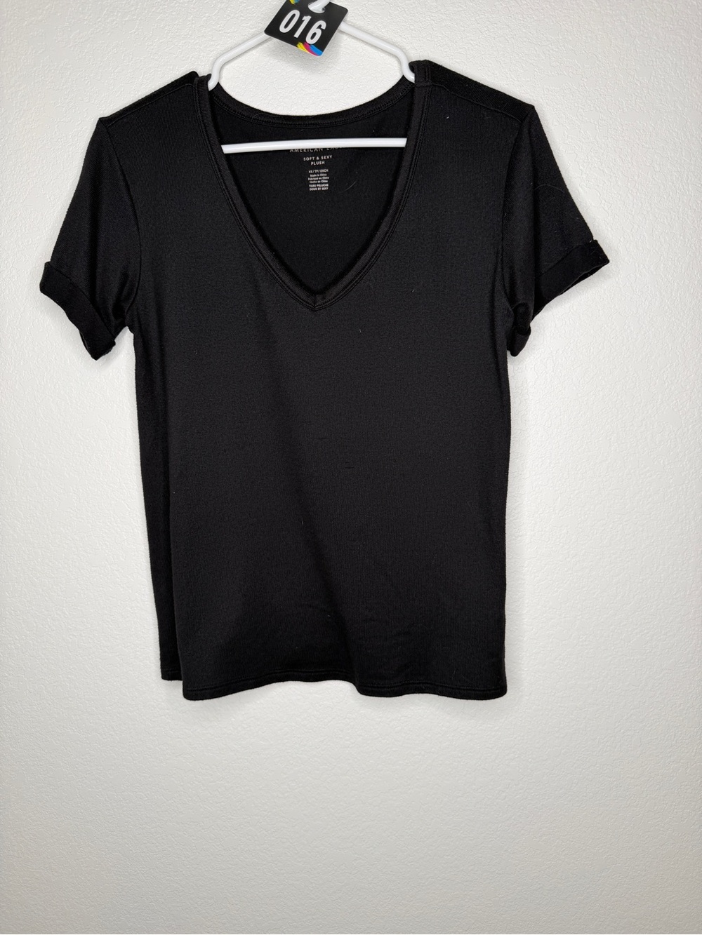 American Eagle Soft & Sexy Plush Black V-Neck T-Shirt – XS